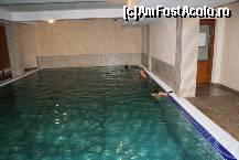 [P12] piscina » foto by csibicip
 - 
<span class="allrVoted glyphicon glyphicon-heart hidden" id="av407270"></span>
<a class="m-l-10 hidden" id="sv407270" onclick="voting_Foto_DelVot(,407270,1724)" role="button">șterge vot <span class="glyphicon glyphicon-remove"></span></a>
<a id="v9407270" class=" c-red"  onclick="voting_Foto_SetVot(407270)" role="button"><span class="glyphicon glyphicon-heart-empty"></span> <b>LIKE</b> = Votează poza</a> <img class="hidden"  id="f407270W9" src="/imagini/loader.gif" border="0" /><span class="AjErrMes hidden" id="e407270ErM"></span>