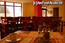 [P14] restaurantul » foto by csibicip
 - 
<span class="allrVoted glyphicon glyphicon-heart hidden" id="av407272"></span>
<a class="m-l-10 hidden" id="sv407272" onclick="voting_Foto_DelVot(,407272,1724)" role="button">șterge vot <span class="glyphicon glyphicon-remove"></span></a>
<a id="v9407272" class=" c-red"  onclick="voting_Foto_SetVot(407272)" role="button"><span class="glyphicon glyphicon-heart-empty"></span> <b>LIKE</b> = Votează poza</a> <img class="hidden"  id="f407272W9" src="/imagini/loader.gif" border="0" /><span class="AjErrMes hidden" id="e407272ErM"></span>