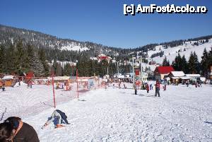 [P17] stanga - partie sanie, dreapta - ski incepatori » foto by csibicip
 - 
<span class="allrVoted glyphicon glyphicon-heart hidden" id="av407707"></span>
<a class="m-l-10 hidden" id="sv407707" onclick="voting_Foto_DelVot(,407707,1724)" role="button">șterge vot <span class="glyphicon glyphicon-remove"></span></a>
<a id="v9407707" class=" c-red"  onclick="voting_Foto_SetVot(407707)" role="button"><span class="glyphicon glyphicon-heart-empty"></span> <b>LIKE</b> = Votează poza</a> <img class="hidden"  id="f407707W9" src="/imagini/loader.gif" border="0" /><span class="AjErrMes hidden" id="e407707ErM"></span>