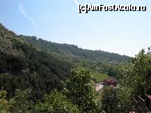 [P19] Peisaje frumoase din zona pesterii Muierilor dupa iesirea din pestera... Se vede o pensiune de sus.. » foto by Daniel35
 - 
<span class="allrVoted glyphicon glyphicon-heart hidden" id="av77415"></span>
<a class="m-l-10 hidden" id="sv77415" onclick="voting_Foto_DelVot(,77415,1755)" role="button">șterge vot <span class="glyphicon glyphicon-remove"></span></a>
<a id="v977415" class=" c-red"  onclick="voting_Foto_SetVot(77415)" role="button"><span class="glyphicon glyphicon-heart-empty"></span> <b>LIKE</b> = Votează poza</a> <img class="hidden"  id="f77415W9" src="/imagini/loader.gif" border="0" /><span class="AjErrMes hidden" id="e77415ErM"></span>