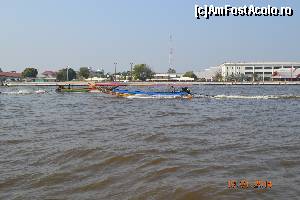 [P01] long tail boat on the chao praya » foto by andreea72
 - 
<span class="allrVoted glyphicon glyphicon-heart hidden" id="av568269"></span>
<a class="m-l-10 hidden" id="sv568269" onclick="voting_Foto_DelVot(,568269,1769)" role="button">șterge vot <span class="glyphicon glyphicon-remove"></span></a>
<a id="v9568269" class=" c-red"  onclick="voting_Foto_SetVot(568269)" role="button"><span class="glyphicon glyphicon-heart-empty"></span> <b>LIKE</b> = Votează poza</a> <img class="hidden"  id="f568269W9" src="/imagini/loader.gif" border="0" /><span class="AjErrMes hidden" id="e568269ErM"></span>