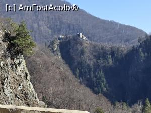 [P35] La drum spre Barajul Vidraru. Cetatea Poenari pozată de lângă primul tunel, poză mărită... » foto by mprofeanu
 - 
<span class="allrVoted glyphicon glyphicon-heart hidden" id="av1521316"></span>
<a class="m-l-10 hidden" id="sv1521316" onclick="voting_Foto_DelVot(,1521316,1790)" role="button">șterge vot <span class="glyphicon glyphicon-remove"></span></a>
<a id="v91521316" class=" c-red"  onclick="voting_Foto_SetVot(1521316)" role="button"><span class="glyphicon glyphicon-heart-empty"></span> <b>LIKE</b> = Votează poza</a> <img class="hidden"  id="f1521316W9" src="/imagini/loader.gif" border="0" /><span class="AjErrMes hidden" id="e1521316ErM"></span>