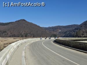 [P40] Barajul Vidraru, ne plimbăm pe el și pozăm pe ambele părți... » foto by mprofeanu
 - 
<span class="allrVoted glyphicon glyphicon-heart hidden" id="av1521321"></span>
<a class="m-l-10 hidden" id="sv1521321" onclick="voting_Foto_DelVot(,1521321,1790)" role="button">șterge vot <span class="glyphicon glyphicon-remove"></span></a>
<a id="v91521321" class=" c-red"  onclick="voting_Foto_SetVot(1521321)" role="button"><span class="glyphicon glyphicon-heart-empty"></span> <b>LIKE</b> = Votează poza</a> <img class="hidden"  id="f1521321W9" src="/imagini/loader.gif" border="0" /><span class="AjErrMes hidden" id="e1521321ErM"></span>