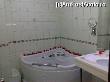 [P11x] un jacuzi relaxant cu lumanari si petale de trandafiri » foto by calugarualin22*
 - 
<span class="allrVoted glyphicon glyphicon-heart hidden" id="av16878"></span>
<a class="m-l-10 hidden" id="sv16878" onclick="voting_Foto_DelVot(,16878,1847)" role="button">șterge vot <span class="glyphicon glyphicon-remove"></span></a>
<a id="v916878" class=" c-red"  onclick="voting_Foto_SetVot(16878)" role="button"><span class="glyphicon glyphicon-heart-empty"></span> <b>LIKE</b> = Votează poza</a> <img class="hidden"  id="f16878W9" src="/imagini/loader.gif" border="0" /><span class="AjErrMes hidden" id="e16878ErM"></span>