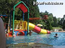 [P02] distractie maxima la piscina pentru copii » foto by sharky1973
 - 
<span class="allrVoted glyphicon glyphicon-heart hidden" id="av107010"></span>
<a class="m-l-10 hidden" id="sv107010" onclick="voting_Foto_DelVot(,107010,1859)" role="button">șterge vot <span class="glyphicon glyphicon-remove"></span></a>
<a id="v9107010" class=" c-red"  onclick="voting_Foto_SetVot(107010)" role="button"><span class="glyphicon glyphicon-heart-empty"></span> <b>LIKE</b> = Votează poza</a> <img class="hidden"  id="f107010W9" src="/imagini/loader.gif" border="0" /><span class="AjErrMes hidden" id="e107010ErM"></span>