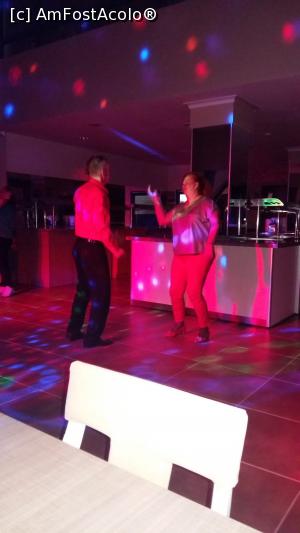 [P10] seara la Discoteca » foto by marival
 - 
<span class="allrVoted glyphicon glyphicon-heart hidden" id="av962848"></span>
<a class="m-l-10 hidden" id="sv962848" onclick="voting_Foto_DelVot(,962848,1869)" role="button">șterge vot <span class="glyphicon glyphicon-remove"></span></a>
<a id="v9962848" class=" c-red"  onclick="voting_Foto_SetVot(962848)" role="button"><span class="glyphicon glyphicon-heart-empty"></span> <b>LIKE</b> = Votează poza</a> <img class="hidden"  id="f962848W9" src="/imagini/loader.gif" border="0" /><span class="AjErrMes hidden" id="e962848ErM"></span>