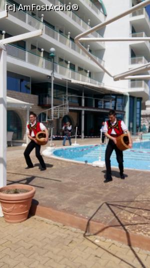 [P06] Dansatori in 1 zi de Paste » foto by marival
 - 
<span class="allrVoted glyphicon glyphicon-heart hidden" id="av962844"></span>
<a class="m-l-10 hidden" id="sv962844" onclick="voting_Foto_DelVot(,962844,1869)" role="button">șterge vot <span class="glyphicon glyphicon-remove"></span></a>
<a id="v9962844" class=" c-red"  onclick="voting_Foto_SetVot(962844)" role="button"><span class="glyphicon glyphicon-heart-empty"></span> <b>LIKE</b> = Votează poza</a> <img class="hidden"  id="f962844W9" src="/imagini/loader.gif" border="0" /><span class="AjErrMes hidden" id="e962844ErM"></span>