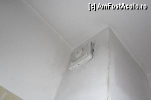 [P09] Aerisirea de la baie, jalnica de tot... peretii murdari... nu merita 4 stele...  » foto by crisbal
 - 
<span class="allrVoted glyphicon glyphicon-heart hidden" id="av424683"></span>
<a class="m-l-10 hidden" id="sv424683" onclick="voting_Foto_DelVot(,424683,1893)" role="button">șterge vot <span class="glyphicon glyphicon-remove"></span></a>
<a id="v9424683" class=" c-red"  onclick="voting_Foto_SetVot(424683)" role="button"><span class="glyphicon glyphicon-heart-empty"></span> <b>LIKE</b> = Votează poza</a> <img class="hidden"  id="f424683W9" src="/imagini/loader.gif" border="0" /><span class="AjErrMes hidden" id="e424683ErM"></span>