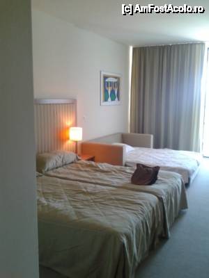 [P01] fotografie din camera cu 2 paturi twin si un pat pentru copil » foto by amero
 - 
<span class="allrVoted glyphicon glyphicon-heart hidden" id="av448526"></span>
<a class="m-l-10 hidden" id="sv448526" onclick="voting_Foto_DelVot(,448526,1924)" role="button">șterge vot <span class="glyphicon glyphicon-remove"></span></a>
<a id="v9448526" class=" c-red"  onclick="voting_Foto_SetVot(448526)" role="button"><span class="glyphicon glyphicon-heart-empty"></span> <b>LIKE</b> = Votează poza</a> <img class="hidden"  id="f448526W9" src="/imagini/loader.gif" border="0" /><span class="AjErrMes hidden" id="e448526ErM"></span>