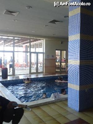 [P08] piscina interioara » foto by amero
 - 
<span class="allrVoted glyphicon glyphicon-heart hidden" id="av448541"></span>
<a class="m-l-10 hidden" id="sv448541" onclick="voting_Foto_DelVot(,448541,1924)" role="button">șterge vot <span class="glyphicon glyphicon-remove"></span></a>
<a id="v9448541" class=" c-red"  onclick="voting_Foto_SetVot(448541)" role="button"><span class="glyphicon glyphicon-heart-empty"></span> <b>LIKE</b> = Votează poza</a> <img class="hidden"  id="f448541W9" src="/imagini/loader.gif" border="0" /><span class="AjErrMes hidden" id="e448541ErM"></span>
