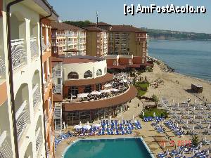 [P01] Poza facuta din camera. In total am avut 2 camere un ca sea view si alta la parc, la receptie am primit 2 caere cu vedere la mare. Frumos din partea lor.  » foto by Roko
 - 
<span class="allrVoted glyphicon glyphicon-heart hidden" id="av415797"></span>
<a class="m-l-10 hidden" id="sv415797" onclick="voting_Foto_DelVot(,415797,1924)" role="button">șterge vot <span class="glyphicon glyphicon-remove"></span></a>
<a id="v9415797" class=" c-red"  onclick="voting_Foto_SetVot(415797)" role="button"><span class="glyphicon glyphicon-heart-empty"></span> <b>LIKE</b> = Votează poza</a> <img class="hidden"  id="f415797W9" src="/imagini/loader.gif" border="0" /><span class="AjErrMes hidden" id="e415797ErM"></span>