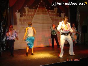 [P05] ... si surpriza ultimei seri. ELVIS!  » foto by Roko
 - 
<span class="allrVoted glyphicon glyphicon-heart hidden" id="av415801"></span>
<a class="m-l-10 hidden" id="sv415801" onclick="voting_Foto_DelVot(,415801,1924)" role="button">șterge vot <span class="glyphicon glyphicon-remove"></span></a>
<a id="v9415801" class=" c-red"  onclick="voting_Foto_SetVot(415801)" role="button"><span class="glyphicon glyphicon-heart-empty"></span> <b>LIKE</b> = Votează poza</a> <img class="hidden"  id="f415801W9" src="/imagini/loader.gif" border="0" /><span class="AjErrMes hidden" id="e415801ErM"></span>