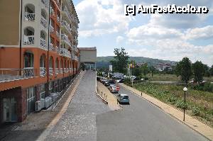 [P15] Se putea parca si pe lateral-ul trotoarului din fata hotelului, dupa cum se vede...  » foto by Catzus
 - 
<span class="allrVoted glyphicon glyphicon-heart hidden" id="av444986"></span>
<a class="m-l-10 hidden" id="sv444986" onclick="voting_Foto_DelVot(,444986,1924)" role="button">șterge vot <span class="glyphicon glyphicon-remove"></span></a>
<a id="v9444986" class=" c-red"  onclick="voting_Foto_SetVot(444986)" role="button"><span class="glyphicon glyphicon-heart-empty"></span> <b>LIKE</b> = Votează poza</a> <img class="hidden"  id="f444986W9" src="/imagini/loader.gif" border="0" /><span class="AjErrMes hidden" id="e444986ErM"></span>