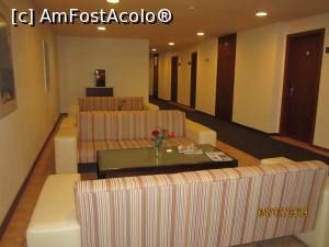 [P18] Aparatul de cafea pe holul etajului.  » foto by Storia
 - 
<span class="allrVoted glyphicon glyphicon-heart hidden" id="av1099941"></span>
<a class="m-l-10 hidden" id="sv1099941" onclick="voting_Foto_DelVot(,1099941,1941)" role="button">șterge vot <span class="glyphicon glyphicon-remove"></span></a>
<a id="v91099941" class=" c-red"  onclick="voting_Foto_SetVot(1099941)" role="button"><span class="glyphicon glyphicon-heart-empty"></span> <b>LIKE</b> = Votează poza</a> <img class="hidden"  id="f1099941W9" src="/imagini/loader.gif" border="0" /><span class="AjErrMes hidden" id="e1099941ErM"></span>