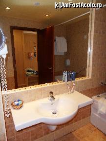 [P07] Zilnic erau schimbate prosoapele, sampoanele si gelul de dus » foto by ancabanu
 - 
<span class="allrVoted glyphicon glyphicon-heart hidden" id="av46974"></span>
<a class="m-l-10 hidden" id="sv46974" onclick="voting_Foto_DelVot(,46974,1941)" role="button">șterge vot <span class="glyphicon glyphicon-remove"></span></a>
<a id="v946974" class=" c-red"  onclick="voting_Foto_SetVot(46974)" role="button"><span class="glyphicon glyphicon-heart-empty"></span> <b>LIKE</b> = Votează poza</a> <img class="hidden"  id="f46974W9" src="/imagini/loader.gif" border="0" /><span class="AjErrMes hidden" id="e46974ErM"></span>