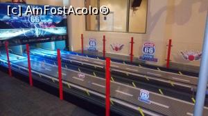 [P17] Pistă de bowling » foto by calim
 - 
<span class="allrVoted glyphicon glyphicon-heart hidden" id="av1175437"></span>
<a class="m-l-10 hidden" id="sv1175437" onclick="voting_Foto_DelVot(,1175437,1941)" role="button">șterge vot <span class="glyphicon glyphicon-remove"></span></a>
<a id="v91175437" class=" c-red"  onclick="voting_Foto_SetVot(1175437)" role="button"><span class="glyphicon glyphicon-heart-empty"></span> <b>LIKE</b> = Votează poza</a> <img class="hidden"  id="f1175437W9" src="/imagini/loader.gif" border="0" /><span class="AjErrMes hidden" id="e1175437ErM"></span>