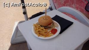 [P25] Hamburger servit la snack-bar » foto by calim
 - 
<span class="allrVoted glyphicon glyphicon-heart hidden" id="av1175453"></span>
<a class="m-l-10 hidden" id="sv1175453" onclick="voting_Foto_DelVot(,1175453,1941)" role="button">șterge vot <span class="glyphicon glyphicon-remove"></span></a>
<a id="v91175453" class=" c-red"  onclick="voting_Foto_SetVot(1175453)" role="button"><span class="glyphicon glyphicon-heart-empty"></span> <b>LIKE</b> = Votează poza</a> <img class="hidden"  id="f1175453W9" src="/imagini/loader.gif" border="0" /><span class="AjErrMes hidden" id="e1175453ErM"></span>