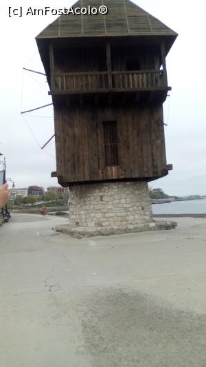 [P03] Moară în Nesebar » foto by steli68
 - 
<span class="allrVoted glyphicon glyphicon-heart hidden" id="av1067442"></span>
<a class="m-l-10 hidden" id="sv1067442" onclick="voting_Foto_DelVot(,1067442,1941)" role="button">șterge vot <span class="glyphicon glyphicon-remove"></span></a>
<a id="v91067442" class=" c-red"  onclick="voting_Foto_SetVot(1067442)" role="button"><span class="glyphicon glyphicon-heart-empty"></span> <b>LIKE</b> = Votează poza</a> <img class="hidden"  id="f1067442W9" src="/imagini/loader.gif" border="0" /><span class="AjErrMes hidden" id="e1067442ErM"></span>