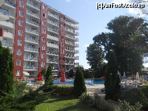 [P16] Hotelul si piscina » foto by aricel
 - 
<span class="allrVoted glyphicon glyphicon-heart hidden" id="av556856"></span>
<a class="m-l-10 hidden" id="sv556856" onclick="voting_Foto_DelVot(,556856,1947)" role="button">șterge vot <span class="glyphicon glyphicon-remove"></span></a>
<a id="v9556856" class=" c-red"  onclick="voting_Foto_SetVot(556856)" role="button"><span class="glyphicon glyphicon-heart-empty"></span> <b>LIKE</b> = Votează poza</a> <img class="hidden"  id="f556856W9" src="/imagini/loader.gif" border="0" /><span class="AjErrMes hidden" id="e556856ErM"></span>