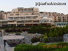 [P10] Hotelul vazut de pe faleza, de fapt se vede cam jumatate.Lumea incepea sa se stranga in amfiteatru pt spectacolul de la ora 21. Distractia pt copii se tinea in alta parte in acea seara. » foto by MCM
 - 
<span class="allrVoted glyphicon glyphicon-heart hidden" id="av308073"></span>
<a class="m-l-10 hidden" id="sv308073" onclick="voting_Foto_DelVot(,308073,1956)" role="button">șterge vot <span class="glyphicon glyphicon-remove"></span></a>
<a id="v9308073" class=" c-red"  onclick="voting_Foto_SetVot(308073)" role="button"><span class="glyphicon glyphicon-heart-empty"></span> <b>LIKE</b> = Votează poza</a> <img class="hidden"  id="f308073W9" src="/imagini/loader.gif" border="0" /><span class="AjErrMes hidden" id="e308073ErM"></span>