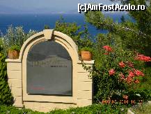 [P02] Piatra de hotar a hotelului. Poza ratata la venire, dar reusita in ziua cu plimbatul la Bodrum. » foto by MCM
 - 
<span class="allrVoted glyphicon glyphicon-heart hidden" id="av308065"></span>
<a class="m-l-10 hidden" id="sv308065" onclick="voting_Foto_DelVot(,308065,1956)" role="button">șterge vot <span class="glyphicon glyphicon-remove"></span></a>
<a id="v9308065" class=" c-red"  onclick="voting_Foto_SetVot(308065)" role="button"><span class="glyphicon glyphicon-heart-empty"></span> <b>LIKE</b> = Votează poza</a> <img class="hidden"  id="f308065W9" src="/imagini/loader.gif" border="0" /><span class="AjErrMes hidden" id="e308065ErM"></span>