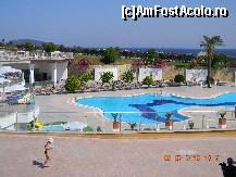 [P09] Una dintre piscine, in stg imediat satelita, piscina pt copii. Vedeti cata lume era la piscina la ora aia » foto by MCM
 - 
<span class="allrVoted glyphicon glyphicon-heart hidden" id="av308072"></span>
<a class="m-l-10 hidden" id="sv308072" onclick="voting_Foto_DelVot(,308072,1956)" role="button">șterge vot <span class="glyphicon glyphicon-remove"></span></a>
<a id="v9308072" class=" c-red"  onclick="voting_Foto_SetVot(308072)" role="button"><span class="glyphicon glyphicon-heart-empty"></span> <b>LIKE</b> = Votează poza</a> <img class="hidden"  id="f308072W9" src="/imagini/loader.gif" border="0" /><span class="AjErrMes hidden" id="e308072ErM"></span>