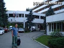 [P02] Hotelul, aleea principală. » foto by lucsim
 - 
<span class="allrVoted glyphicon glyphicon-heart hidden" id="av231465"></span>
<a class="m-l-10 hidden" id="sv231465" onclick="voting_Foto_DelVot(,231465,1981)" role="button">șterge vot <span class="glyphicon glyphicon-remove"></span></a>
<a id="v9231465" class=" c-red"  onclick="voting_Foto_SetVot(231465)" role="button"><span class="glyphicon glyphicon-heart-empty"></span> <b>LIKE</b> = Votează poza</a> <img class="hidden"  id="f231465W9" src="/imagini/loader.gif" border="0" /><span class="AjErrMes hidden" id="e231465ErM"></span>