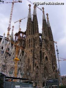 [P30] Sagrada Familia, impresionanta arhitectura » foto by zpedro*
 - 
<span class="allrVoted glyphicon glyphicon-heart hidden" id="av95894"></span>
<a class="m-l-10 hidden" id="sv95894" onclick="voting_Foto_DelVot(,95894,1999)" role="button">șterge vot <span class="glyphicon glyphicon-remove"></span></a>
<a id="v995894" class=" c-red"  onclick="voting_Foto_SetVot(95894)" role="button"><span class="glyphicon glyphicon-heart-empty"></span> <b>LIKE</b> = Votează poza</a> <img class="hidden"  id="f95894W9" src="/imagini/loader.gif" border="0" /><span class="AjErrMes hidden" id="e95894ErM"></span>