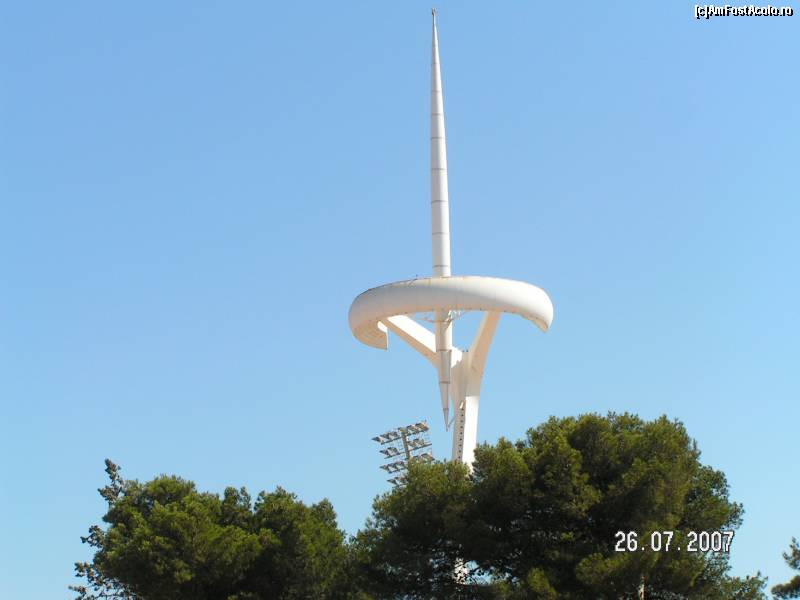 [P28] Simbolul stadionului olimpic surprins din bus » foto by ileanaxperta*
 - 
<span class="allrVoted glyphicon glyphicon-heart hidden" id="av20337"></span>
<a class="m-l-10 hidden" id="sv20337" onclick="voting_Foto_DelVot(,20337,1999)" role="button">șterge vot <span class="glyphicon glyphicon-remove"></span></a>
<a id="v920337" class=" c-red"  onclick="voting_Foto_SetVot(20337)" role="button"><span class="glyphicon glyphicon-heart-empty"></span> <b>LIKE</b> = Votează poza</a> <img class="hidden"  id="f20337W9" src="/imagini/loader.gif" border="0" /><span class="AjErrMes hidden" id="e20337ErM"></span>