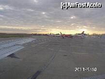 [P01] se ivesc zorile si mai e putin pana la decolare. Sunt pe aeroportul Bucuresti-Baneasa. » foto by roth
 - 
<span class="allrVoted glyphicon glyphicon-heart hidden" id="av266019"></span>
<a class="m-l-10 hidden" id="sv266019" onclick="voting_Foto_DelVot(,266019,1999)" role="button">șterge vot <span class="glyphicon glyphicon-remove"></span></a>
<a id="v9266019" class=" c-red"  onclick="voting_Foto_SetVot(266019)" role="button"><span class="glyphicon glyphicon-heart-empty"></span> <b>LIKE</b> = Votează poza</a> <img class="hidden"  id="f266019W9" src="/imagini/loader.gif" border="0" /><span class="AjErrMes hidden" id="e266019ErM"></span>
