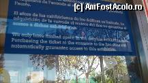 [P102] La plecare am mai fotografiat aceasta instiintare de la casa de bilete. Daca ai bilet la Zoo, nu inseamna ca ai loc rezervat la showul cu delfini. La delfini --capacitatea e limitata - primul venit, primul servit. Daca e aglomerat ...poate e bine sa fiti prin zona inainte sa inceapa showul. Gradina Zoologica. » foto by TraianS
 - 
<span class="allrVoted glyphicon glyphicon-heart hidden" id="av294329"></span>
<a class="m-l-10 hidden" id="sv294329" onclick="voting_Foto_DelVot(,294329,1999)" role="button">șterge vot <span class="glyphicon glyphicon-remove"></span></a>
<a id="v9294329" class=" c-red"  onclick="voting_Foto_SetVot(294329)" role="button"><span class="glyphicon glyphicon-heart-empty"></span> <b>LIKE</b> = Votează poza</a> <img class="hidden"  id="f294329W9" src="/imagini/loader.gif" border="0" /><span class="AjErrMes hidden" id="e294329ErM"></span>