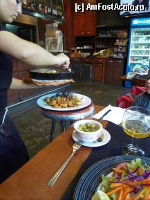 [P107] Paella - servita din ceaun la masa. Am gustat si eu. Mi s-a parut foarte buna. Restaurant Navia. » foto by TraianS
 - 
<span class="allrVoted glyphicon glyphicon-heart hidden" id="av294376"></span>
<a class="m-l-10 hidden" id="sv294376" onclick="voting_Foto_DelVot(,294376,1999)" role="button">șterge vot <span class="glyphicon glyphicon-remove"></span></a>
<a id="v9294376" class=" c-red"  onclick="voting_Foto_SetVot(294376)" role="button"><span class="glyphicon glyphicon-heart-empty"></span> <b>LIKE</b> = Votează poza</a> <img class="hidden"  id="f294376W9" src="/imagini/loader.gif" border="0" /><span class="AjErrMes hidden" id="e294376ErM"></span>