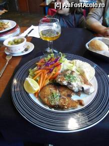 [P110] Portia mea --una din meniul zilei. Doua bucati de peste. Eu nu prea-s cu pestele, dar asta mi-a placut. Restaurant Navia. » foto by TraianS
 - 
<span class="allrVoted glyphicon glyphicon-heart hidden" id="av294388"></span>
<a class="m-l-10 hidden" id="sv294388" onclick="voting_Foto_DelVot(,294388,1999)" role="button">șterge vot <span class="glyphicon glyphicon-remove"></span></a>
<a id="v9294388" class=" c-red"  onclick="voting_Foto_SetVot(294388)" role="button"><span class="glyphicon glyphicon-heart-empty"></span> <b>LIKE</b> = Votează poza</a> <img class="hidden"  id="f294388W9" src="/imagini/loader.gif" border="0" /><span class="AjErrMes hidden" id="e294388ErM"></span>