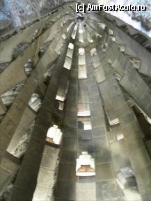 [P32] Interiorul unuia dintre turnuri, fotografiat de jos in sus. Fatada Nasterii - Sagrada Familia. » foto by TraianS
 - 
<span class="allrVoted glyphicon glyphicon-heart hidden" id="av294223"></span>
<a class="m-l-10 hidden" id="sv294223" onclick="voting_Foto_DelVot(,294223,1999)" role="button">șterge vot <span class="glyphicon glyphicon-remove"></span></a>
<a id="v9294223" class=" c-red"  onclick="voting_Foto_SetVot(294223)" role="button"><span class="glyphicon glyphicon-heart-empty"></span> <b>LIKE</b> = Votează poza</a> <img class="hidden"  id="f294223W9" src="/imagini/loader.gif" border="0" /><span class="AjErrMes hidden" id="e294223ErM"></span>