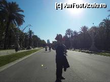 [P66] Cu spatele la Arcul de Triumf, privind inspre intrarea de nord, in Parcul Ciutadella. Aici eram inca pe 'Passeig Lluis Companys'. » foto by TraianS
 - 
<span class="allrVoted glyphicon glyphicon-heart hidden" id="av294267"></span>
<a class="m-l-10 hidden" id="sv294267" onclick="voting_Foto_DelVot(,294267,1999)" role="button">șterge vot <span class="glyphicon glyphicon-remove"></span></a>
<a id="v9294267" class=" c-red"  onclick="voting_Foto_SetVot(294267)" role="button"><span class="glyphicon glyphicon-heart-empty"></span> <b>LIKE</b> = Votează poza</a> <img class="hidden"  id="f294267W9" src="/imagini/loader.gif" border="0" /><span class="AjErrMes hidden" id="e294267ErM"></span>