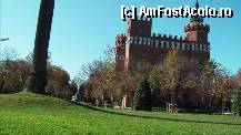 [P71] Parcul La Ciutadella. Muzeul de Zoologie e interesant de vazut si de afara. Cladirea se numeste 'Castell dels Tres Dragons' (Castelul celor trei Dragoni) si e opera arhitectului Lluís Domènech i Montaner pentru Expozitia din 1888. » foto by TraianS
 - 
<span class="allrVoted glyphicon glyphicon-heart hidden" id="av294272"></span>
<a class="m-l-10 hidden" id="sv294272" onclick="voting_Foto_DelVot(,294272,1999)" role="button">șterge vot <span class="glyphicon glyphicon-remove"></span></a>
<a id="v9294272" class=" c-red"  onclick="voting_Foto_SetVot(294272)" role="button"><span class="glyphicon glyphicon-heart-empty"></span> <b>LIKE</b> = Votează poza</a> <img class="hidden"  id="f294272W9" src="/imagini/loader.gif" border="0" /><span class="AjErrMes hidden" id="e294272ErM"></span>