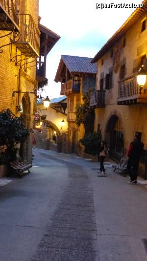 [P03] Pe străduţele din Poble Espanyol » foto by iuliaen
 - 
<span class="allrVoted glyphicon glyphicon-heart hidden" id="av612524"></span>
<a class="m-l-10 hidden" id="sv612524" onclick="voting_Foto_DelVot(,612524,1999)" role="button">șterge vot <span class="glyphicon glyphicon-remove"></span></a>
<a id="v9612524" class=" c-red"  onclick="voting_Foto_SetVot(612524)" role="button"><span class="glyphicon glyphicon-heart-empty"></span> <b>LIKE</b> = Votează poza</a> <img class="hidden"  id="f612524W9" src="/imagini/loader.gif" border="0" /><span class="AjErrMes hidden" id="e612524ErM"></span>