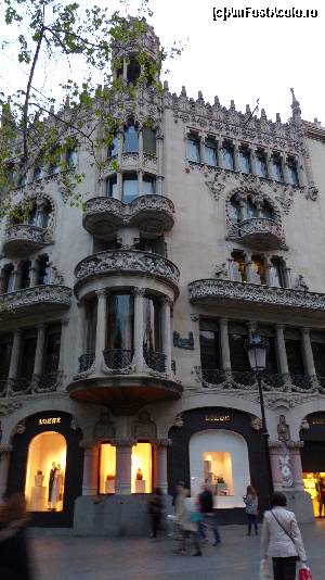 [P36] Casa Lleo Morera - una dintre cele trei case din Manzana de la Discordia » foto by iuliaen
 - 
<span class="allrVoted glyphicon glyphicon-heart hidden" id="av616339"></span>
<a class="m-l-10 hidden" id="sv616339" onclick="voting_Foto_DelVot(,616339,1999)" role="button">șterge vot <span class="glyphicon glyphicon-remove"></span></a>
<a id="v9616339" class=" c-red"  onclick="voting_Foto_SetVot(616339)" role="button"><span class="glyphicon glyphicon-heart-empty"></span> <b>LIKE</b> = Votează poza</a> <img class="hidden"  id="f616339W9" src="/imagini/loader.gif" border="0" /><span class="AjErrMes hidden" id="e616339ErM"></span>