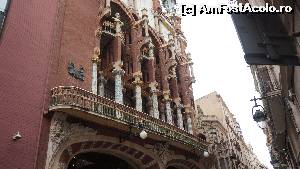 [P43] Arcade, coloane, balcoane, statui pe fatada Palatul Muzicii Catalane.  » foto by ania
 - 
<span class="allrVoted glyphicon glyphicon-heart hidden" id="av569501"></span>
<a class="m-l-10 hidden" id="sv569501" onclick="voting_Foto_DelVot(,569501,1999)" role="button">șterge vot <span class="glyphicon glyphicon-remove"></span></a>
<a id="v9569501" class=" c-red"  onclick="voting_Foto_SetVot(569501)" role="button"><span class="glyphicon glyphicon-heart-empty"></span> <b>LIKE</b> = Votează poza</a> <img class="hidden"  id="f569501W9" src="/imagini/loader.gif" border="0" /><span class="AjErrMes hidden" id="e569501ErM"></span>