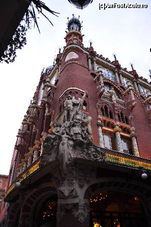 [P22] Palau de la Musica » foto by danup
 - 
<span class="allrVoted glyphicon glyphicon-heart hidden" id="av595616"></span>
<a class="m-l-10 hidden" id="sv595616" onclick="voting_Foto_DelVot(,595616,1999)" role="button">șterge vot <span class="glyphicon glyphicon-remove"></span></a>
<a id="v9595616" class=" c-red"  onclick="voting_Foto_SetVot(595616)" role="button"><span class="glyphicon glyphicon-heart-empty"></span> <b>LIKE</b> = Votează poza</a> <img class="hidden"  id="f595616W9" src="/imagini/loader.gif" border="0" /><span class="AjErrMes hidden" id="e595616ErM"></span>