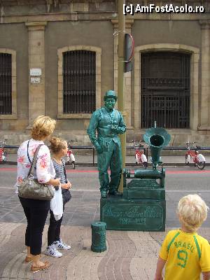 [P25] Statuie vie... pe Rambla » foto by marcemicu
 - 
<span class="allrVoted glyphicon glyphicon-heart hidden" id="av382830"></span>
<a class="m-l-10 hidden" id="sv382830" onclick="voting_Foto_DelVot(,382830,1999)" role="button">șterge vot <span class="glyphicon glyphicon-remove"></span></a>
<a id="v9382830" class=" c-red"  onclick="voting_Foto_SetVot(382830)" role="button"><span class="glyphicon glyphicon-heart-empty"></span> <b>LIKE</b> = Votează poza</a> <img class="hidden"  id="f382830W9" src="/imagini/loader.gif" border="0" /><span class="AjErrMes hidden" id="e382830ErM"></span>