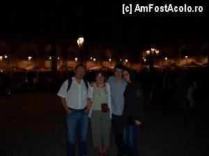 [P34] Piateta undeva dinspre Rambla... acoperita pe toate laturile cu restaurante (si terase)... Si noi dupa cina...  » foto by marcemicu
 - 
<span class="allrVoted glyphicon glyphicon-heart hidden" id="av382839"></span>
<a class="m-l-10 hidden" id="sv382839" onclick="voting_Foto_DelVot(,382839,1999)" role="button">șterge vot <span class="glyphicon glyphicon-remove"></span></a>
<a id="v9382839" class=" c-red"  onclick="voting_Foto_SetVot(382839)" role="button"><span class="glyphicon glyphicon-heart-empty"></span> <b>LIKE</b> = Votează poza</a> <img class="hidden"  id="f382839W9" src="/imagini/loader.gif" border="0" /><span class="AjErrMes hidden" id="e382839ErM"></span>