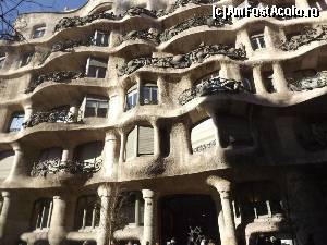 [P26] fațada de la casa Mila » foto by robert
 - 
<span class="allrVoted glyphicon glyphicon-heart hidden" id="av626713"></span>
<a class="m-l-10 hidden" id="sv626713" onclick="voting_Foto_DelVot(,626713,1999)" role="button">șterge vot <span class="glyphicon glyphicon-remove"></span></a>
<a id="v9626713" class=" c-red"  onclick="voting_Foto_SetVot(626713)" role="button"><span class="glyphicon glyphicon-heart-empty"></span> <b>LIKE</b> = Votează poza</a> <img class="hidden"  id="f626713W9" src="/imagini/loader.gif" border="0" /><span class="AjErrMes hidden" id="e626713ErM"></span>