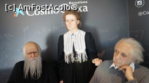 [P48] La intrarea in muzeul Cosmocaixa » foto by adutza_ghiocel
 - 
<span class="allrVoted glyphicon glyphicon-heart hidden" id="av920204"></span>
<a class="m-l-10 hidden" id="sv920204" onclick="voting_Foto_DelVot(,920204,1999)" role="button">șterge vot <span class="glyphicon glyphicon-remove"></span></a>
<a id="v9920204" class=" c-red"  onclick="voting_Foto_SetVot(920204)" role="button"><span class="glyphicon glyphicon-heart-empty"></span> <b>LIKE</b> = Votează poza</a> <img class="hidden"  id="f920204W9" src="/imagini/loader.gif" border="0" /><span class="AjErrMes hidden" id="e920204ErM"></span>