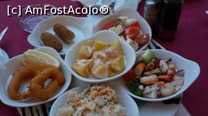 [P54] tapas pe rambla. desigur aceste gustarele difera de la restaurant la restaurant. sunt doar gustarele diferite!  » foto by adutza_ghiocel
 - 
<span class="allrVoted glyphicon glyphicon-heart hidden" id="av920210"></span>
<a class="m-l-10 hidden" id="sv920210" onclick="voting_Foto_DelVot(,920210,1999)" role="button">șterge vot <span class="glyphicon glyphicon-remove"></span></a>
<a id="v9920210" class=" c-red"  onclick="voting_Foto_SetVot(920210)" role="button"><span class="glyphicon glyphicon-heart-empty"></span> <b>LIKE</b> = Votează poza</a> <img class="hidden"  id="f920210W9" src="/imagini/loader.gif" border="0" /><span class="AjErrMes hidden" id="e920210ErM"></span>