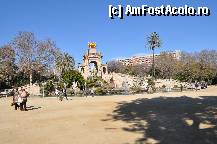 [P09] Parc de la Ciutadela - Monument si fantana » foto by andreea_c
 - 
<span class="allrVoted glyphicon glyphicon-heart hidden" id="av330391"></span>
<a class="m-l-10 hidden" id="sv330391" onclick="voting_Foto_DelVot(,330391,1999)" role="button">șterge vot <span class="glyphicon glyphicon-remove"></span></a>
<a id="v9330391" class=" c-red"  onclick="voting_Foto_SetVot(330391)" role="button"><span class="glyphicon glyphicon-heart-empty"></span> <b>LIKE</b> = Votează poza</a> <img class="hidden"  id="f330391W9" src="/imagini/loader.gif" border="0" /><span class="AjErrMes hidden" id="e330391ErM"></span>