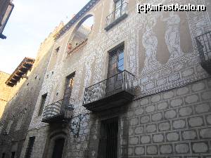[P49] O casa in cartierul gotic » foto by bica adriana
 - 
<span class="allrVoted glyphicon glyphicon-heart hidden" id="av571287"></span>
<a class="m-l-10 hidden" id="sv571287" onclick="voting_Foto_DelVot(,571287,1999)" role="button">șterge vot <span class="glyphicon glyphicon-remove"></span></a>
<a id="v9571287" class=" c-red"  onclick="voting_Foto_SetVot(571287)" role="button"><span class="glyphicon glyphicon-heart-empty"></span> <b>LIKE</b> = Votează poza</a> <img class="hidden"  id="f571287W9" src="/imagini/loader.gif" border="0" /><span class="AjErrMes hidden" id="e571287ErM"></span>
