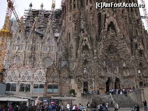[P11] Sagrada Familia-Coadă la intrare » foto by Mitica49
 - 
<span class="allrVoted glyphicon glyphicon-heart hidden" id="av554328"></span>
<a class="m-l-10 hidden" id="sv554328" onclick="voting_Foto_DelVot(,554328,1999)" role="button">șterge vot <span class="glyphicon glyphicon-remove"></span></a>
<a id="v9554328" class=" c-red"  onclick="voting_Foto_SetVot(554328)" role="button"><span class="glyphicon glyphicon-heart-empty"></span> <b>LIKE</b> = Votează poza</a> <img class="hidden"  id="f554328W9" src="/imagini/loader.gif" border="0" /><span class="AjErrMes hidden" id="e554328ErM"></span>