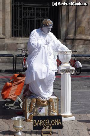 [P25] Un alt animator de pe La Rambla - statea nemiscat si cand te apropiai te speria :)  » foto by cdiana
 - 
<span class="allrVoted glyphicon glyphicon-heart hidden" id="av432562"></span>
<a class="m-l-10 hidden" id="sv432562" onclick="voting_Foto_DelVot(,432562,1999)" role="button">șterge vot <span class="glyphicon glyphicon-remove"></span></a>
<a id="v9432562" class=" c-red"  onclick="voting_Foto_SetVot(432562)" role="button"><span class="glyphicon glyphicon-heart-empty"></span> <b>LIKE</b> = Votează poza</a> <img class="hidden"  id="f432562W9" src="/imagini/loader.gif" border="0" /><span class="AjErrMes hidden" id="e432562ErM"></span>