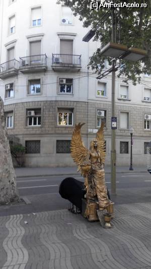 [P10] Artist ambulant de pe La Rambla » foto by cdiana
 - 
<span class="allrVoted glyphicon glyphicon-heart hidden" id="av531367"></span>
<a class="m-l-10 hidden" id="sv531367" onclick="voting_Foto_DelVot(,531367,1999)" role="button">șterge vot <span class="glyphicon glyphicon-remove"></span></a>
<a id="v9531367" class=" c-red"  onclick="voting_Foto_SetVot(531367)" role="button"><span class="glyphicon glyphicon-heart-empty"></span> <b>LIKE</b> = Votează poza</a> <img class="hidden"  id="f531367W9" src="/imagini/loader.gif" border="0" /><span class="AjErrMes hidden" id="e531367ErM"></span>